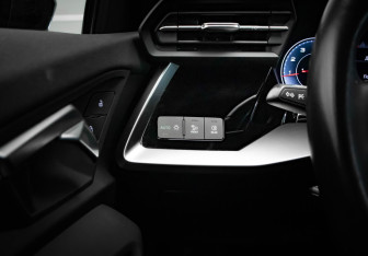 Подержанный автомобиль Audi A3 Hatchback 2021 года (13 фото)