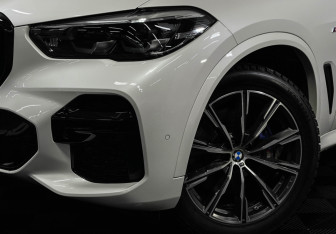 Подержанный автомобиль BMW X5 2021 года (8 фото)