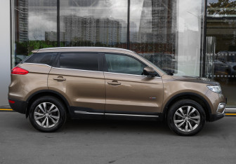Подержанный автомобиль Geely Atlas 2018 года (4 фото)