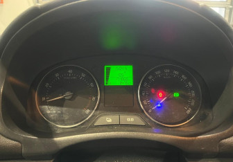 Подержанный автомобиль Skoda Fabia Hatchback 2011 года (14 фото)