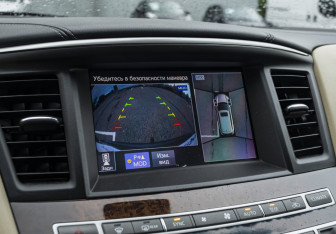 Подержанный автомобиль Infiniti QX60 2019 года (16 фото)