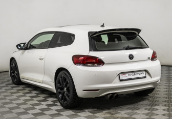 Подержанный автомобиль Volkswagen Scirocco 2011 года (7 фото)