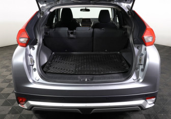 Подержанный автомобиль Mitsubishi Eclipse Cross 2019 года (9 фото)