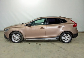 Подержанный автомобиль Volvo V40 Hatchback 2013 года (8 фото)