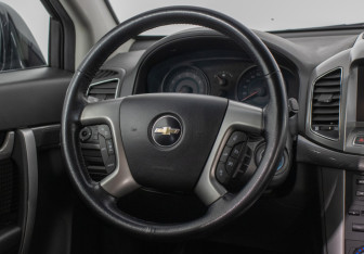 Подержанный автомобиль Chevrolet Captiva 2012 года (16 фото)