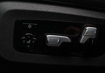 Подержанный автомобиль BMW X7 2020 года (31 фото)