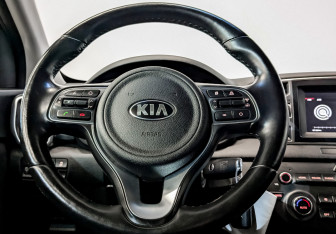 Подержанный автомобиль Kia Sportage 2018 года (22 фото)