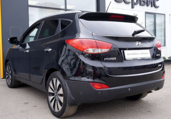 Подержанный автомобиль Hyundai ix35 2011 года (7 фото)