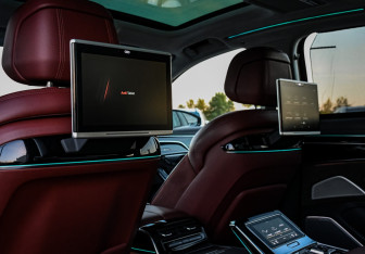 Подержанный автомобиль Audi S8 2020 года (14 фото)