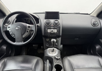 Подержанный автомобиль Nissan Qashqai 2007 года (12 фото)