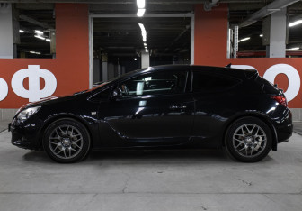 Подержанный автомобиль Opel Astra Hatchback 2013 года (8 фото)