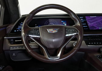 Подержанный автомобиль Cadillac Escalade Suv 2021 года (21 фото)