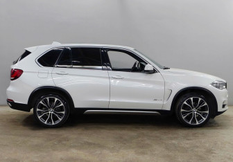Подержанный автомобиль BMW X5 2017 года (5 фото)