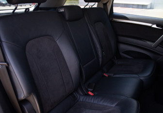 Подержанный автомобиль Audi Q7 2014 года (12 фото)