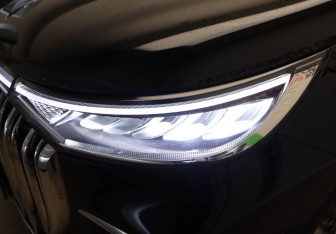 Подержанный автомобиль Voyah Dream 2023 года (29 фото)