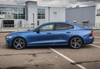 Подержанный автомобиль Volvo S60 2021 года (8 фото)
