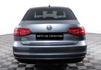 Подержанный автомобиль Volkswagen Jetta Sedan 2016 года (6 фото)