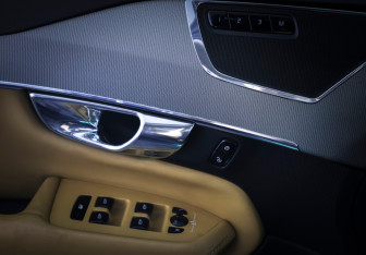 Подержанный автомобиль Volvo XC90 2015 года (17 фото)