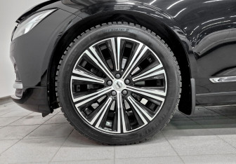 Подержанный автомобиль Volvo S90 2021 года (18 фото)