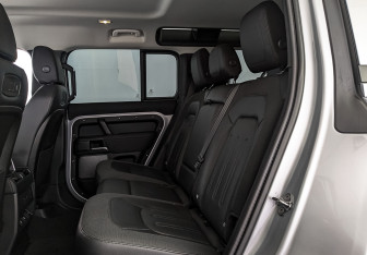 Подержанный автомобиль Land Rover Defender Suv 2021 года (12 фото)