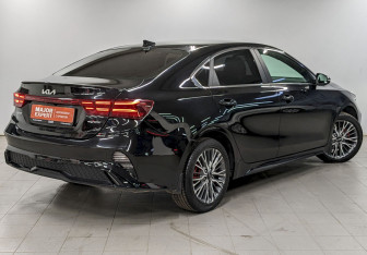 Подержанный автомобиль Kia Cerato Sedan 2021 года (5 фото)