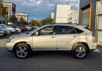 Подержанный автомобиль Lexus RX 2008 года (8 фото)