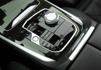 Подержанный автомобиль BMW X5 2023 года (22 фото)