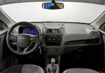 Подержанный автомобиль Chevrolet Cobalt Sedan 2012 года (21 фото)