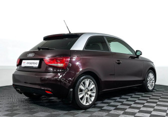 Подержанный автомобиль Audi A1 2012 года (5 фото)