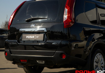 Подержанный автомобиль Nissan X-Trail 2011 года (20 фото)