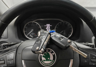 Подержанный автомобиль Skoda Octavia Liftback 2013 года (18 фото)