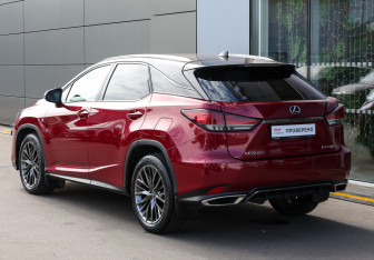 Подержанный автомобиль Lexus RX 2020 года (7 фото)