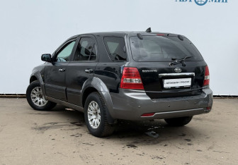 Подержанный автомобиль Kia Sorento 2007 года (7 фото)