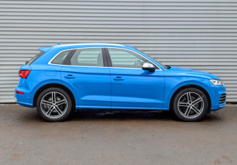 Подержанный автомобиль Audi SQ5 2019 года (4 фото)