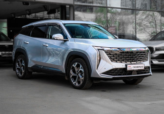 Подержанный автомобиль Geely Atlas 2024 года (3 фото)