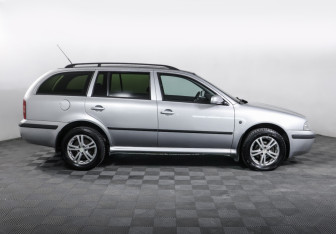 Подержанный автомобиль Skoda Octavia Wagon 2008 года (4 фото)