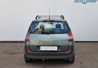 Подержанный автомобиль Renault Scenic 2004 года (6 фото)