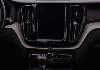 Подержанный автомобиль Volvo XC60 2018 года (14 фото)
