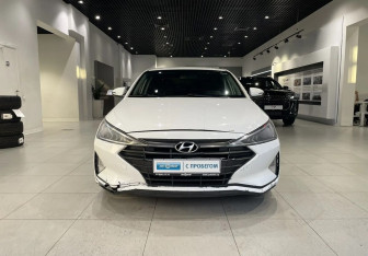 Подержанный автомобиль Hyundai Elantra Sedan 2019 года (2 фото)