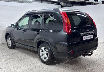 Подержанный автомобиль Nissan X-Trail 2008 года (7 фото)