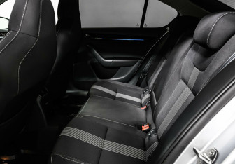 Подержанный автомобиль Skoda Octavia Liftback 2017 года (14 фото)