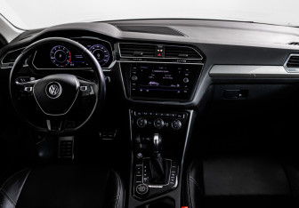 Подержанный автомобиль Volkswagen Tiguan 2018 года (11 фото)
