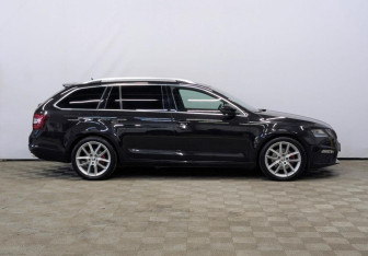 Подержанный автомобиль Skoda Octavia RS Wagon 2020 года (4 фото)
