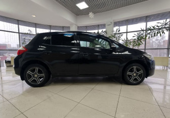Подержанный автомобиль Toyota Auris Hatchback 2011 года (4 фото)