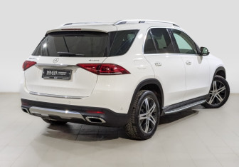 Подержанный автомобиль Mercedes-Benz GLE 2020 года (5 фото)