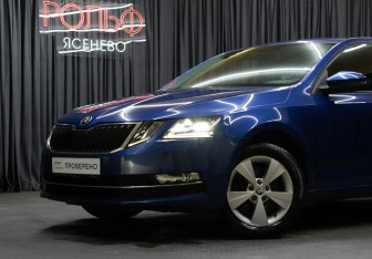 Подержанный автомобиль Skoda Octavia Liftback 2018 года (25 фото)
