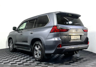 Подержанный автомобиль Lexus LX 2019 года (7 фото)
