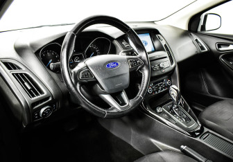 Подержанный автомобиль Ford Focus Sedan 2016 года (7 фото)
