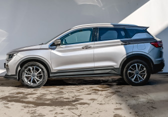 Подержанный автомобиль Geely Coolray 2023 года (8 фото)