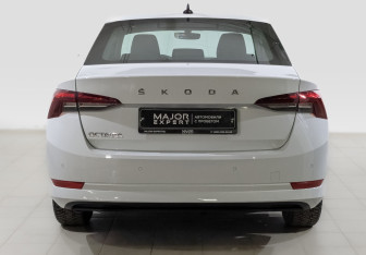 Подержанный автомобиль Skoda Octavia Liftback 2021 года (6 фото)